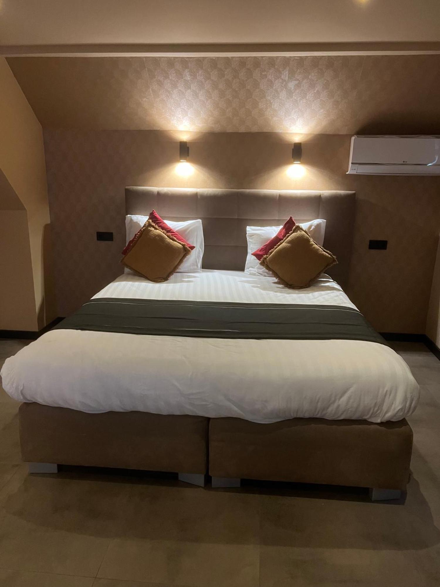 Hotel Buren Buren  Zewnętrze zdjęcie