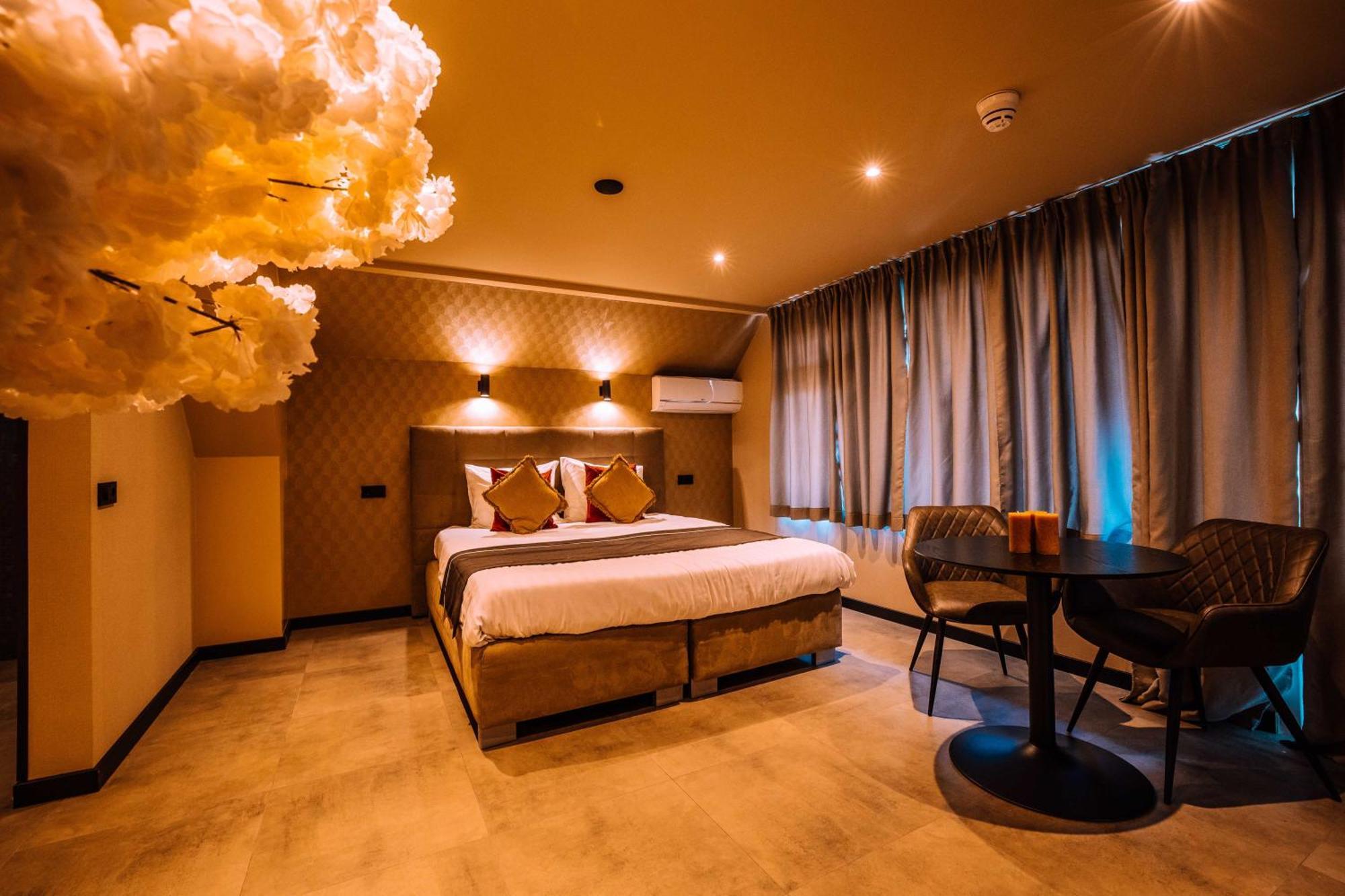 Hotel Buren Buren  Zewnętrze zdjęcie