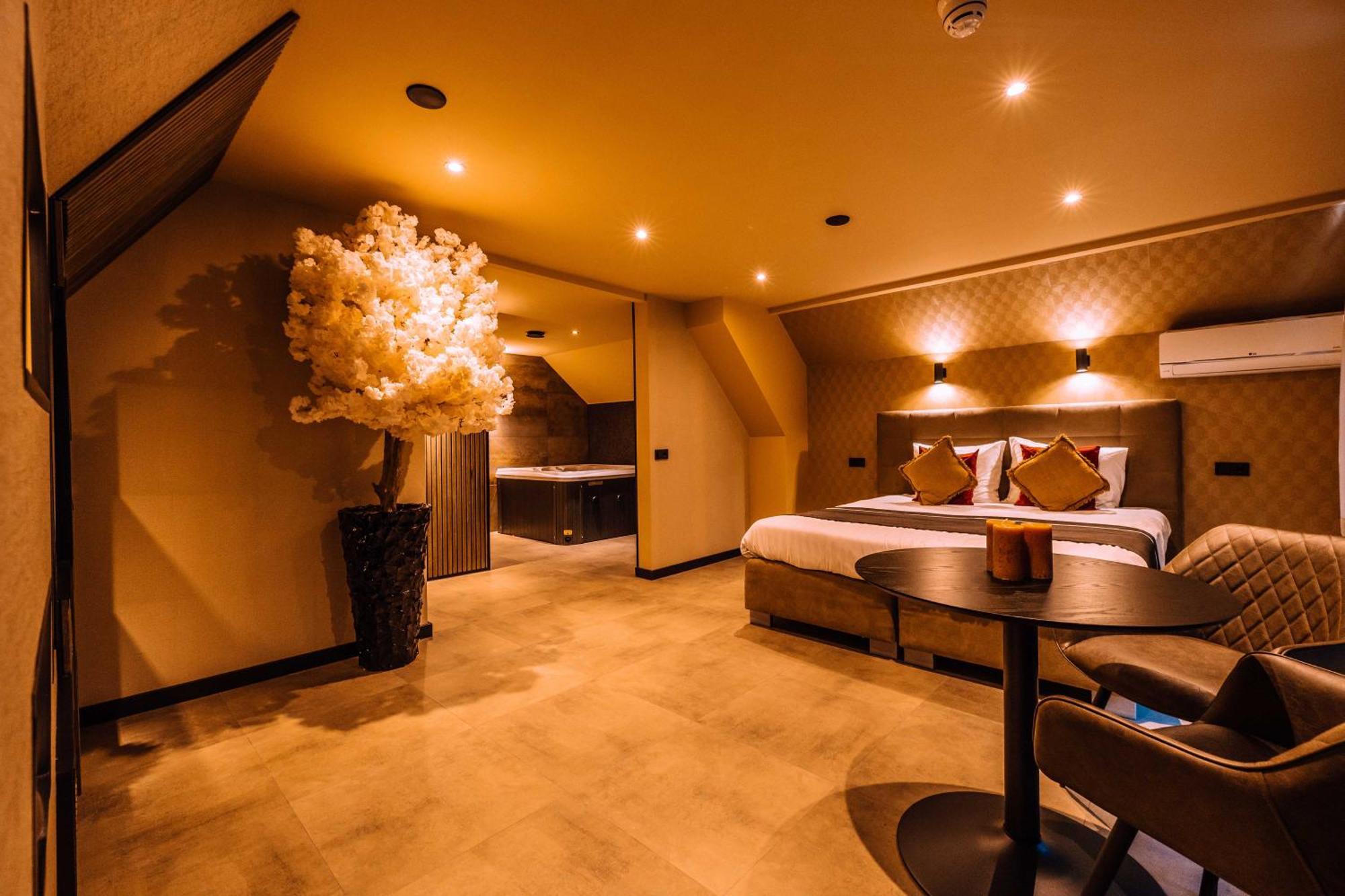 Hotel Buren Buren  Zewnętrze zdjęcie